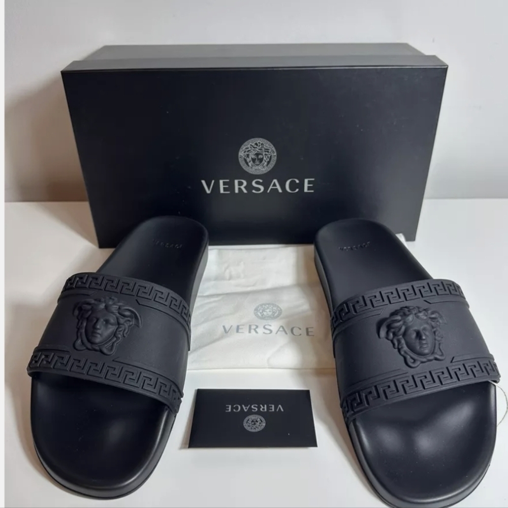 ⚠️ SOLD ⚠️ Versace Palazzo Pool Slides